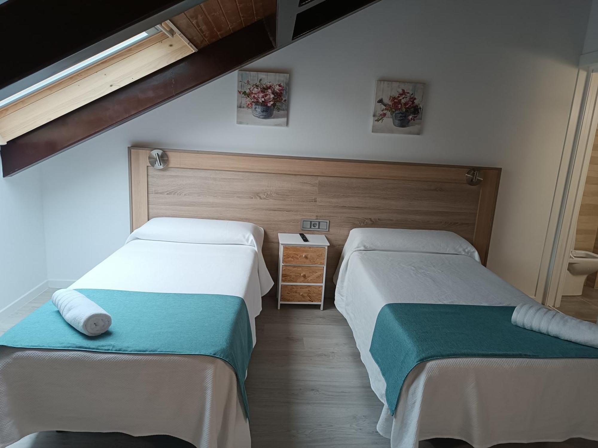 Apartamentos Turisticos Avila Puerta De Los Leales 1-2 Екстер'єр фото