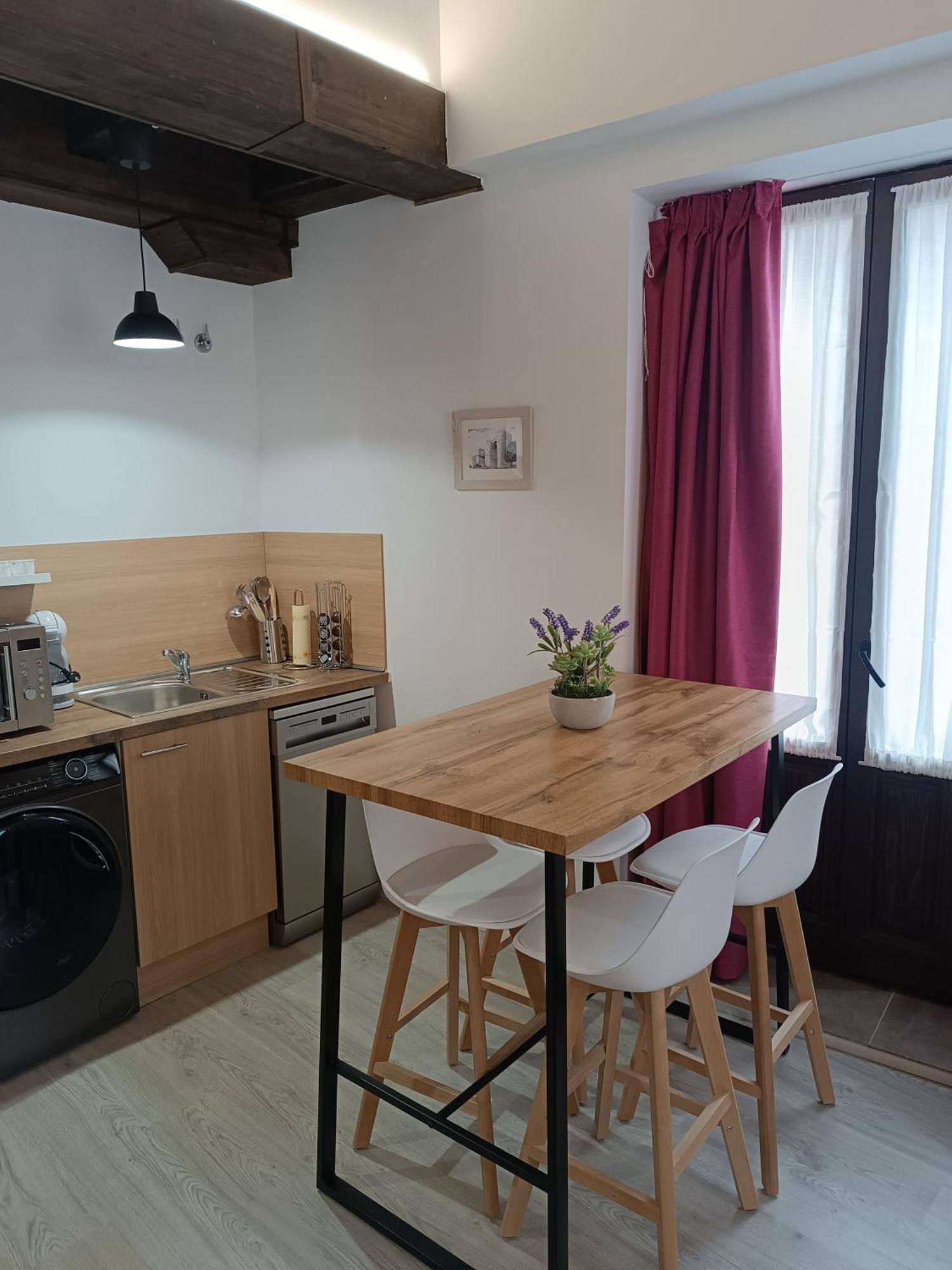 Apartamentos Turisticos Avila Puerta De Los Leales 1-2 Екстер'єр фото
